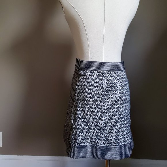 Diane von Furstenberg pull-on Caitrin mini skirt. - Picture 8 of 14